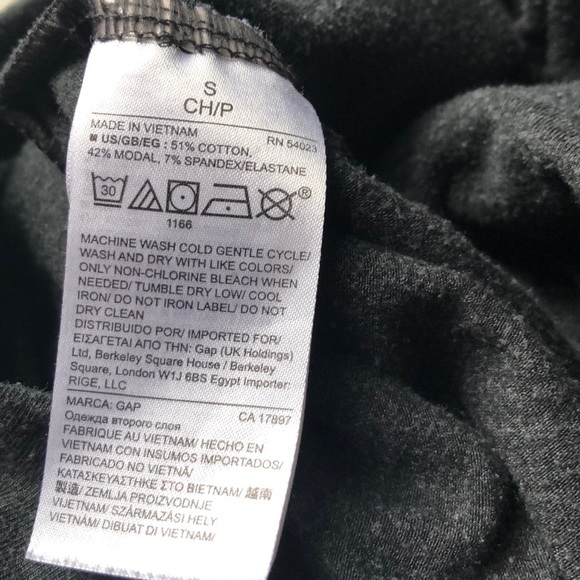 GAP Maternity Bundle - Picture 6 of 11